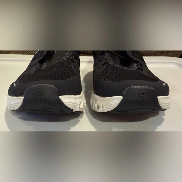 On Cloud 6 Sneakers - Picture 8 of 15